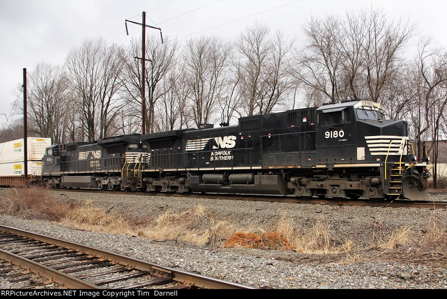 NS 9180 leads 20Q